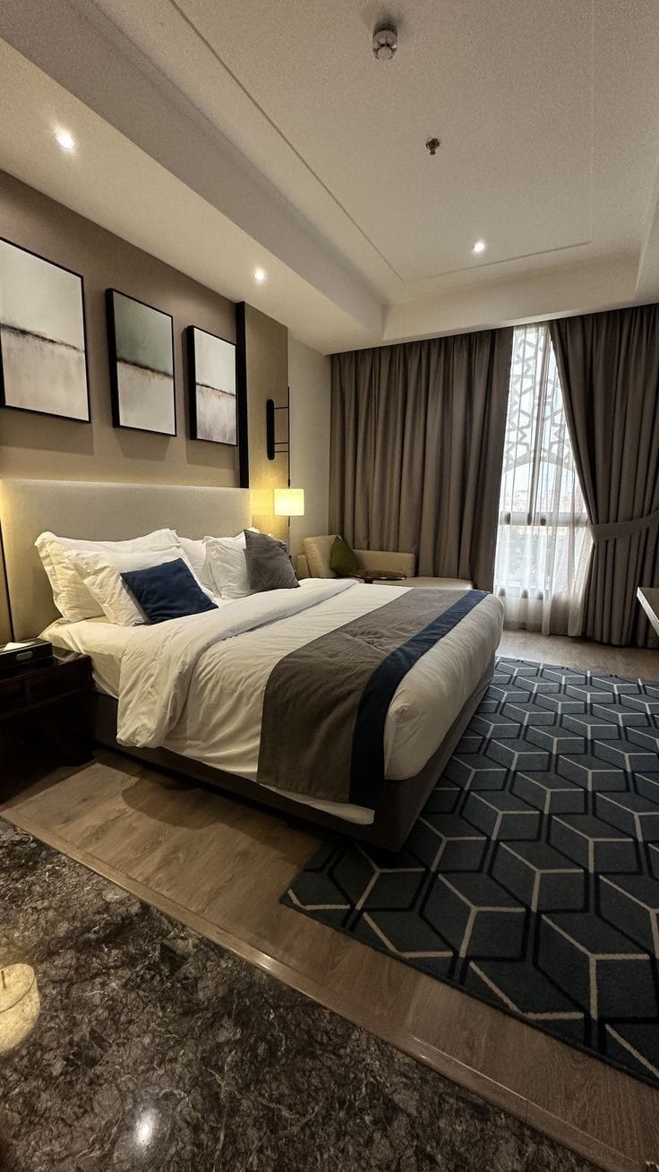 Lion’s Crest Room